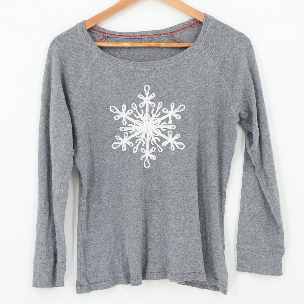 Gray Snowflake Long‎ Sleeve Top Womens Holiday Christmas Winter Ribbon Size M